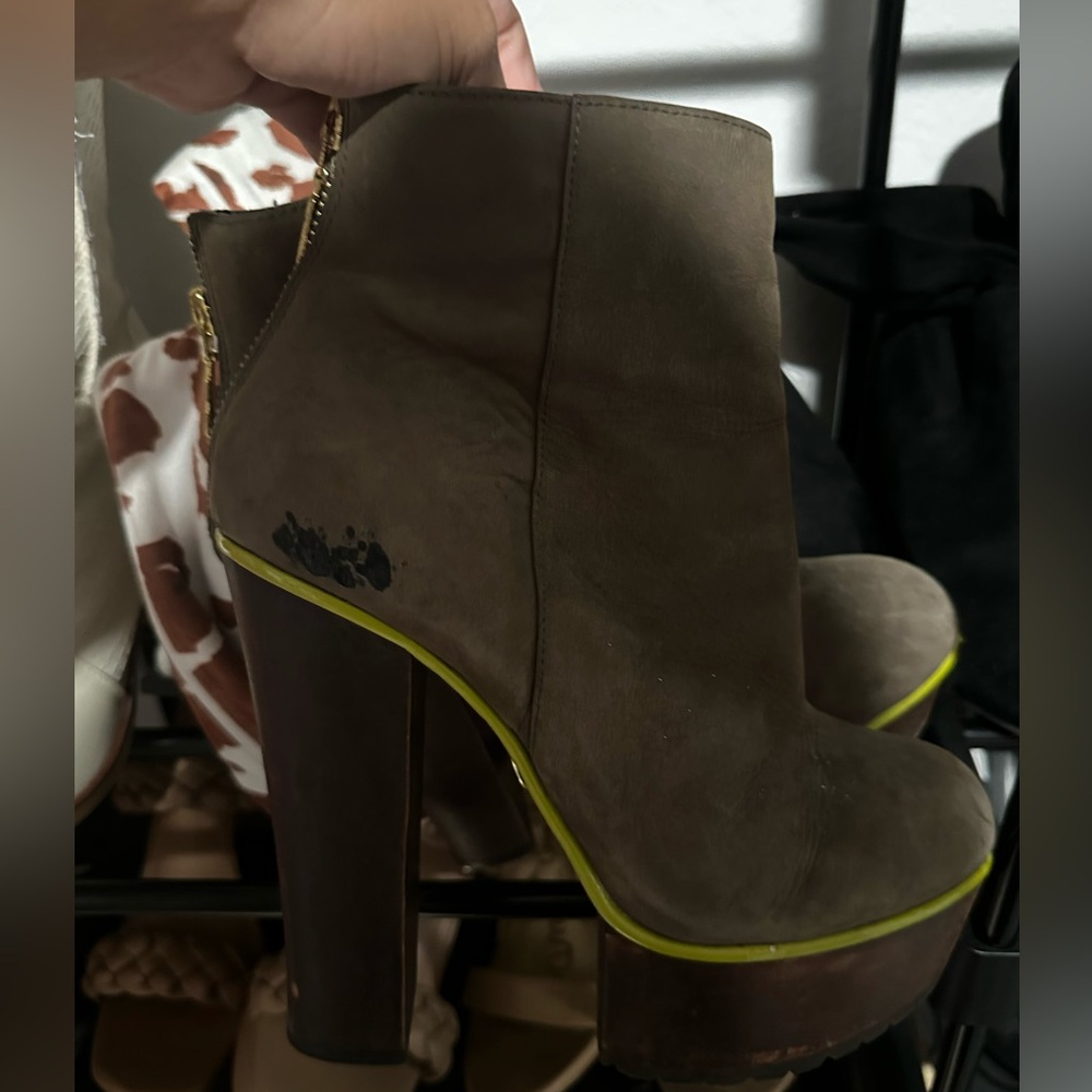 Platform booties - Picture 4 of 4